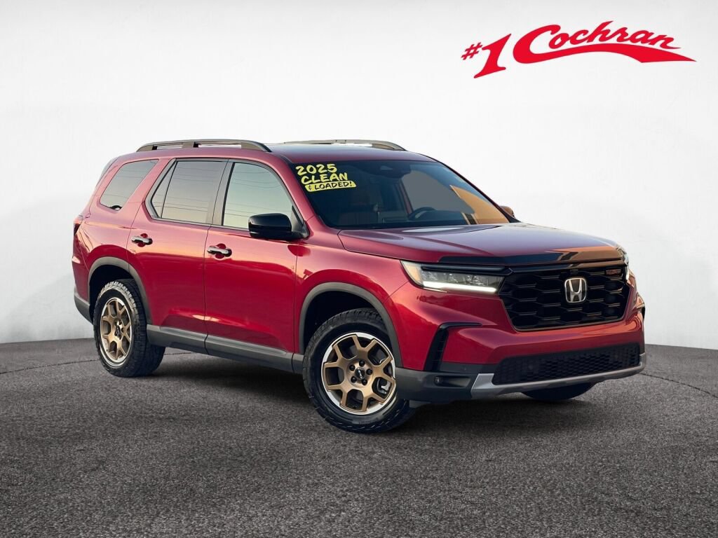 Certified 2025 Honda Pilot TrailSport