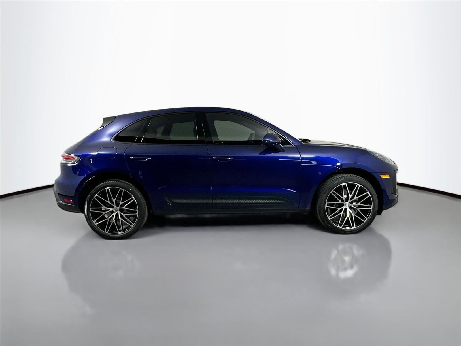 Certified 2026 Porsche Macan Turbo AWD/4WD image 8