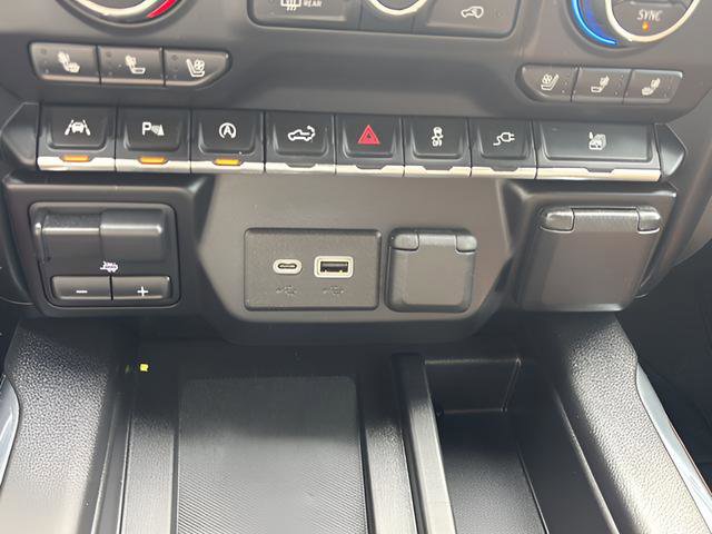 Used 2019 Chevrolet Silverado 1500 High Country w/ Technology Package image 28