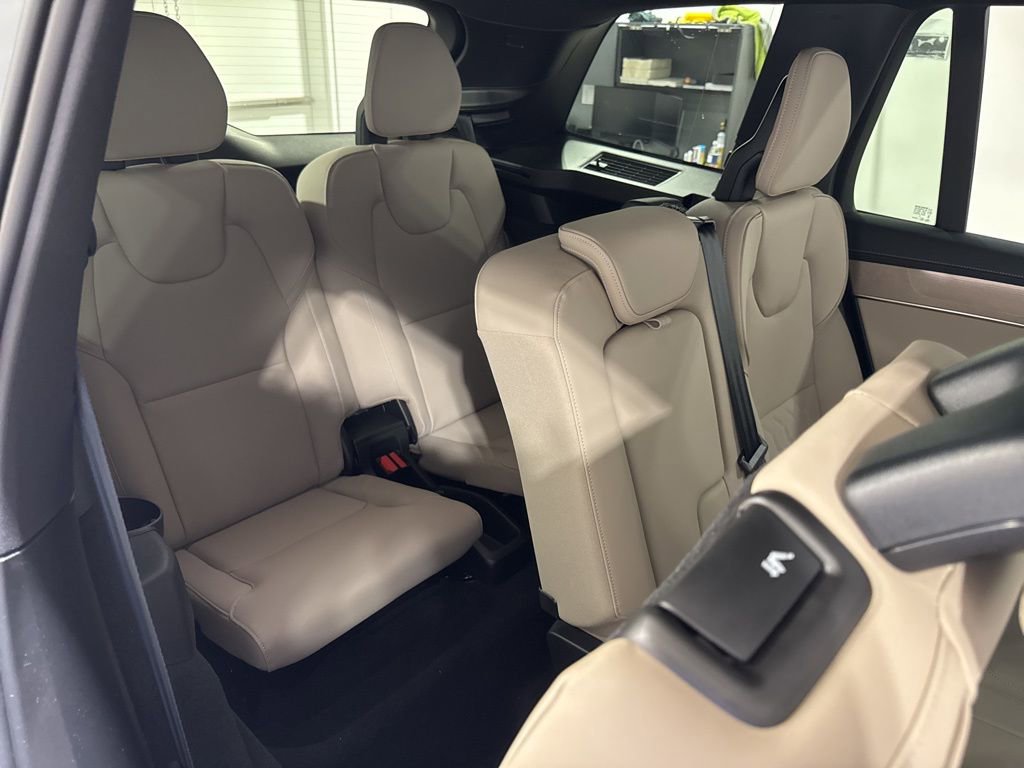 New 2026 Volvo XC90 T8 Plus w/ Protection Package Premier AWD/4WD image 26
