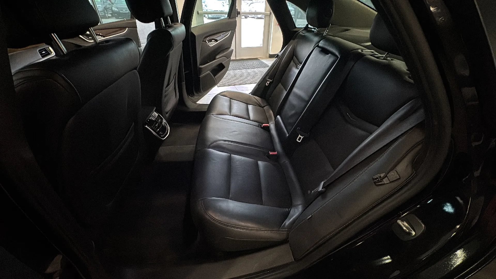 Used 2014 Cadillac XTS Luxury w/ Driver Awareness Package FWD image 30