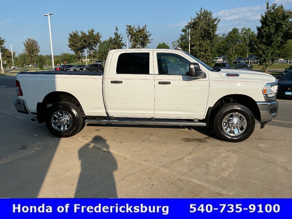 Used 2024 RAM 2500 Tradesman w/ Chrome Appearance Group AWD/4WD image 7
