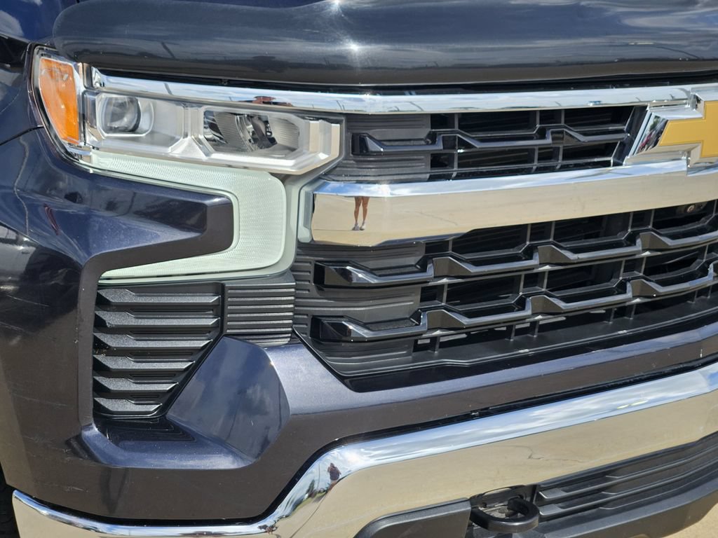 Used 2022 Chevrolet Silverado 1500 LT w/ Z71 Off-Road Package AWD/4WD image 11