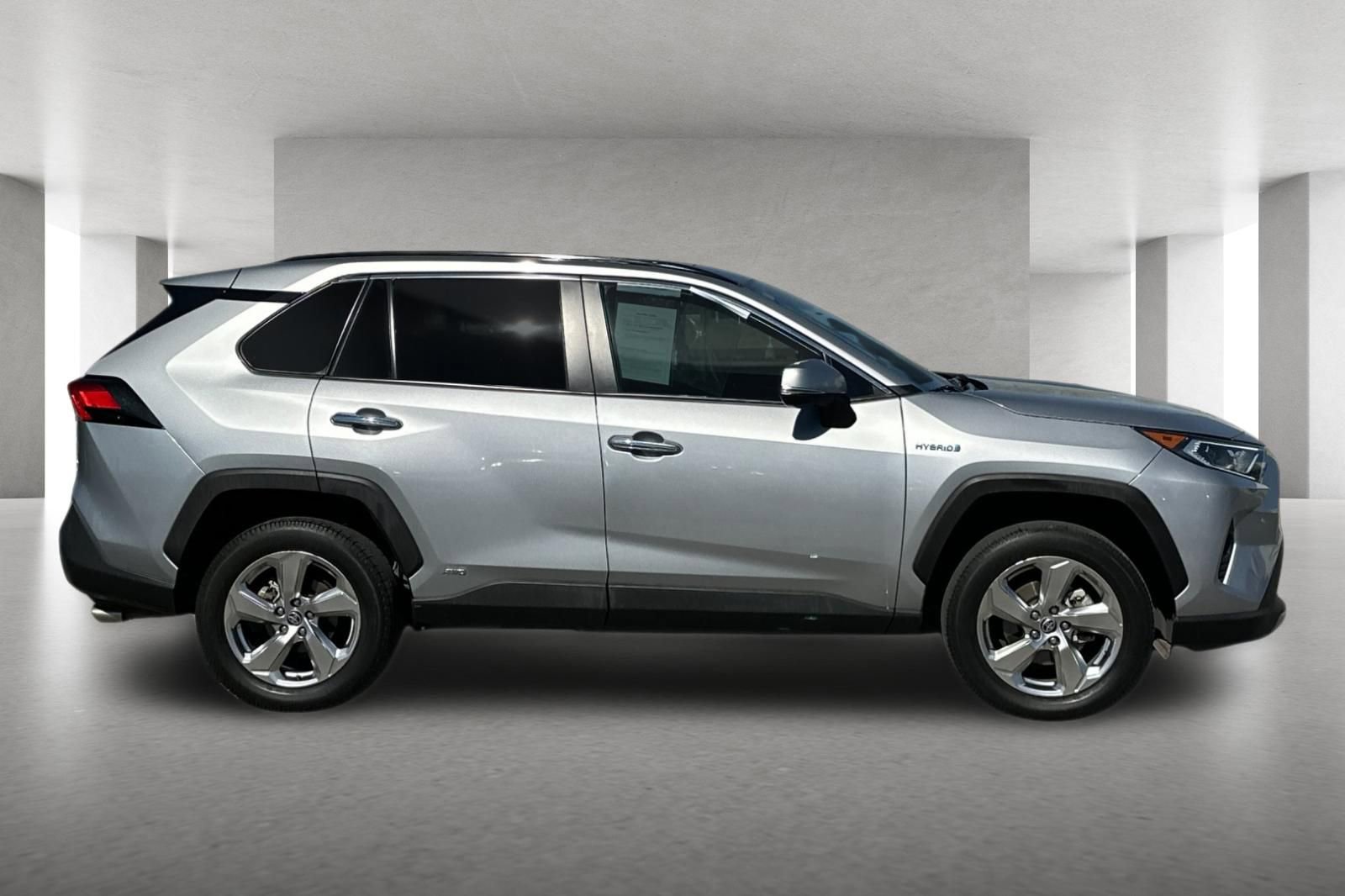 Used 2021 Toyota RAV4 Limited image 3