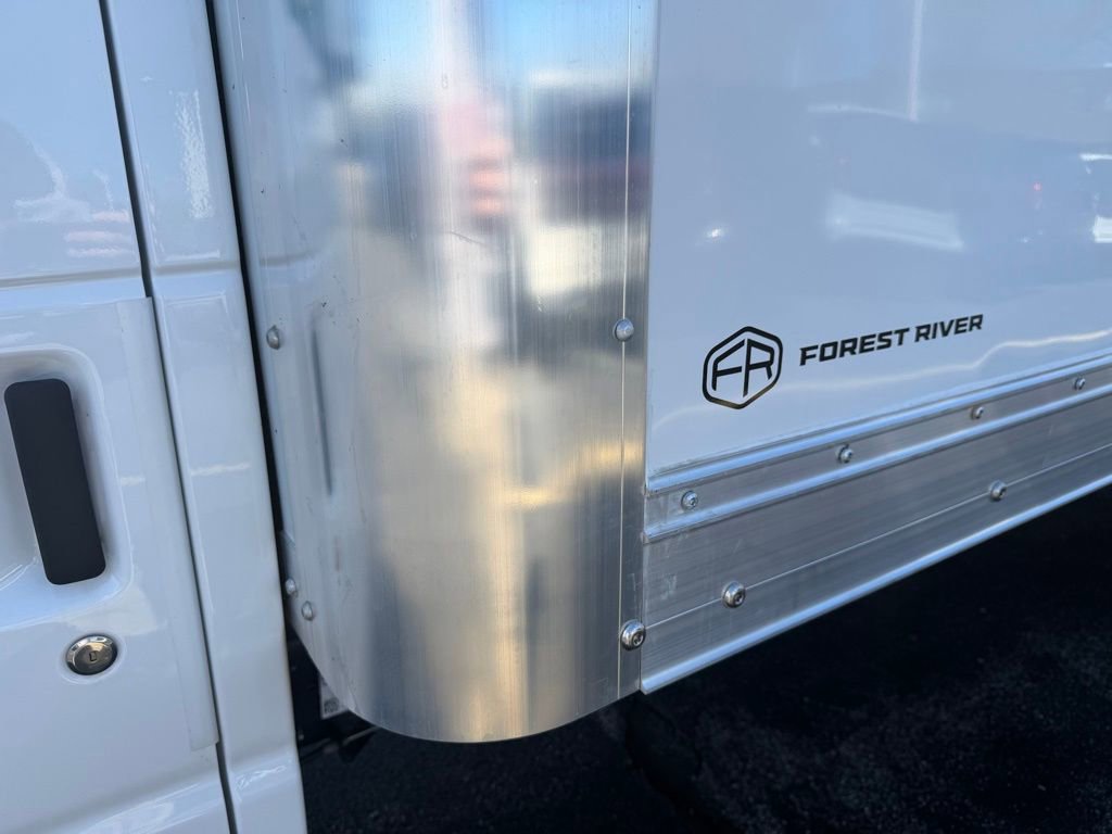 New 2027 Ford E-450 and Econoline 450 Super Duty w/ Power Equipment Group image 20