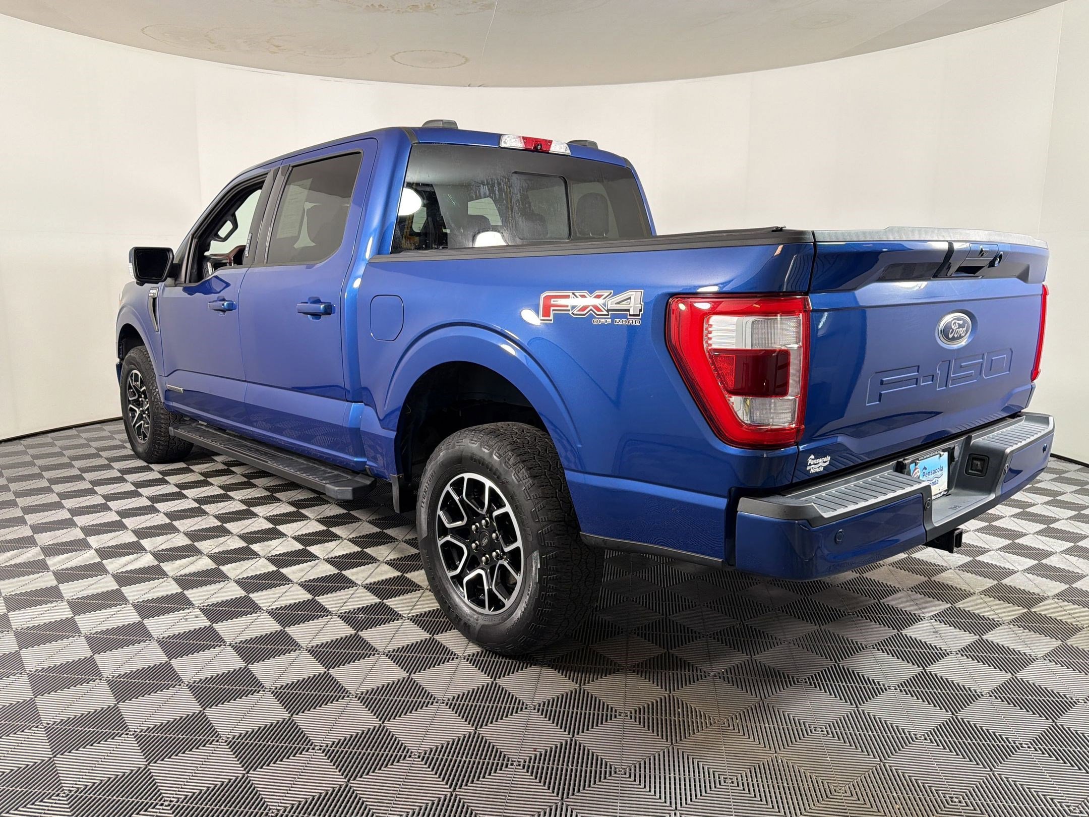 Used 2022 Ford F150 Lariat image 2