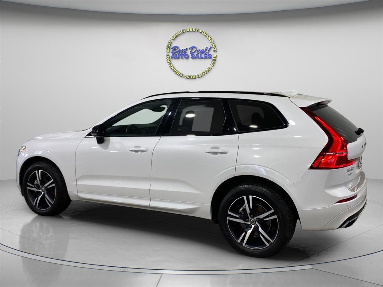 Used 2021 Volvo XC60 T5 R-Design image 4