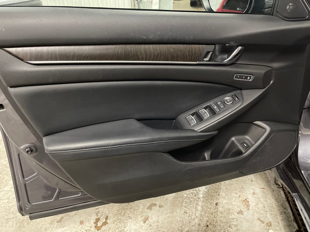 Used 2018 Honda Accord EX-L image 10