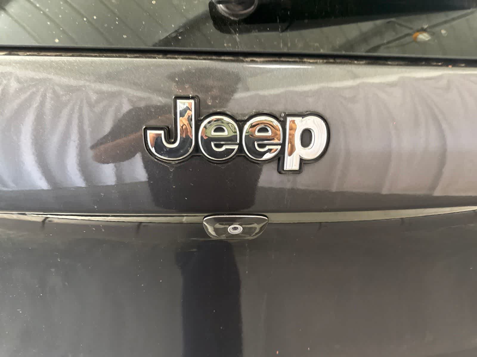 Used 2016 Jeep Cherokee Latitude FWD image 13