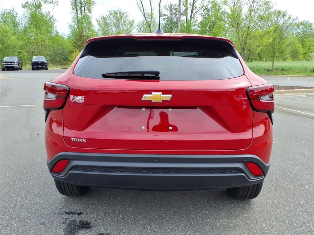 New 2026 Chevrolet Trax LS w/ LS Convenience Package FWD image 28