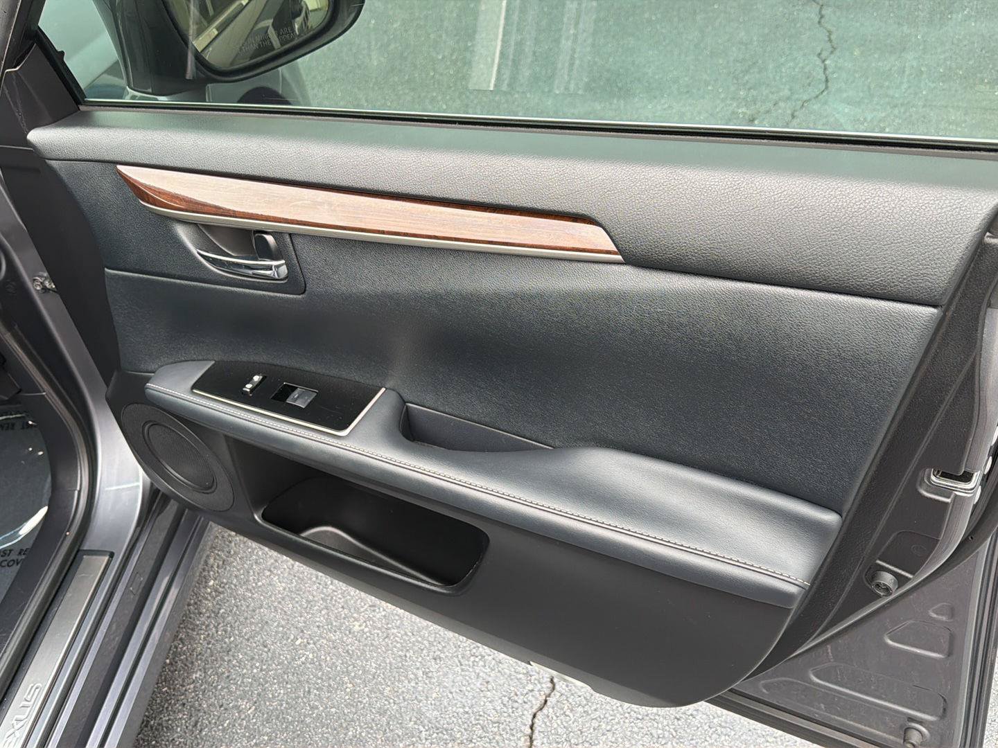 Used 2018 Lexus ES 350 w/ Luxury Package w/Wood Trim FWD image 15