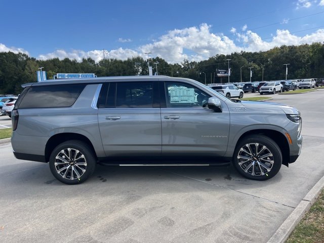 New 2026 Chevrolet Suburban High Country image 12