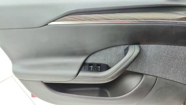 Used 2022 Tesla Model S image 33
