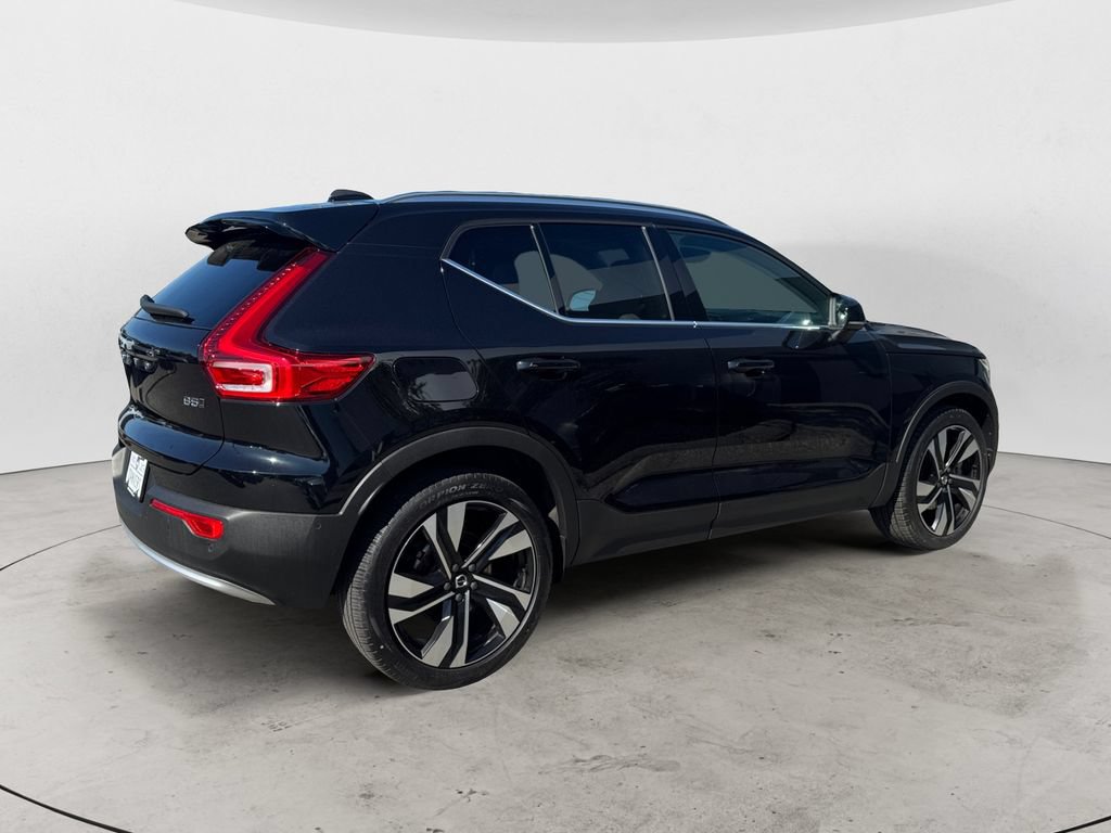 Certified 2023 Volvo XC40 B5 Plus w/ Protection Package Premier AWD/4WD image 7