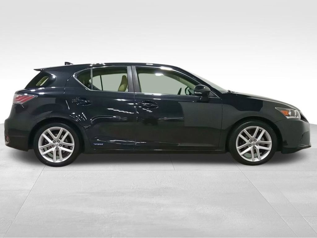 Used 2017 Lexus CT 200h w/ Navigation System Package image 2