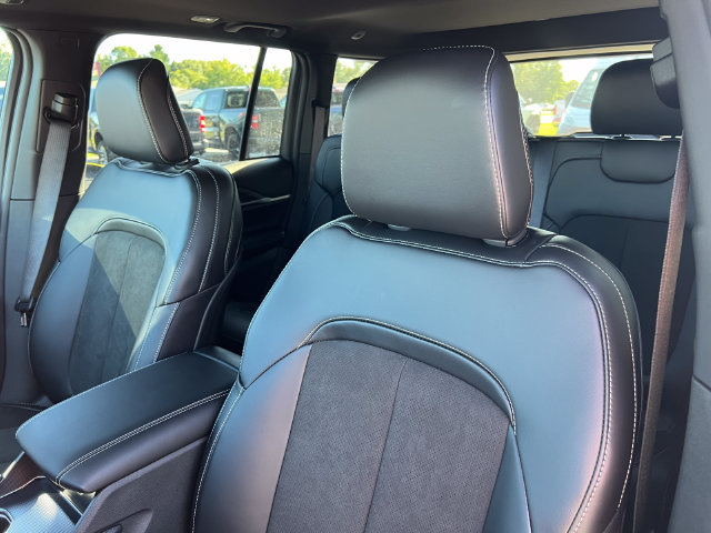 New 2027 Jeep Grand Cherokee 4WD image 10
