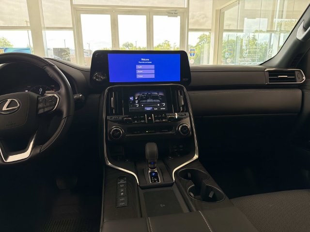 Certified 2026 Lexus LX 700h Luxury w/ Appearance Package AWD/4WD image 14