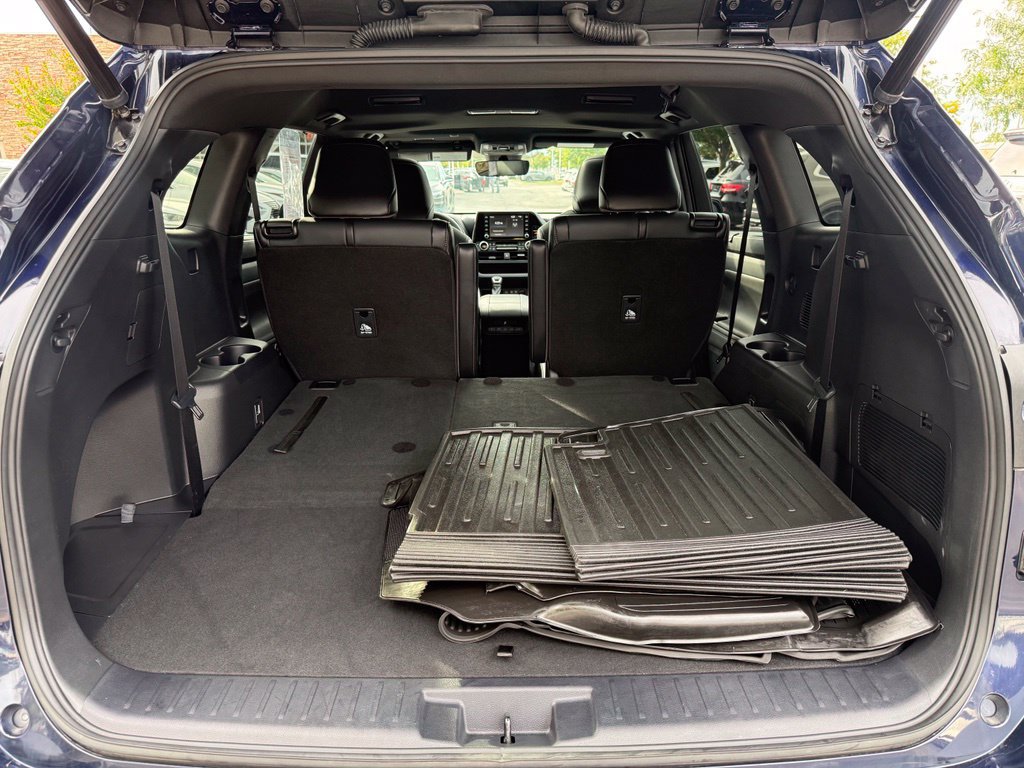 Used 2021 Toyota Highlander XSE AWD/4WD image 19