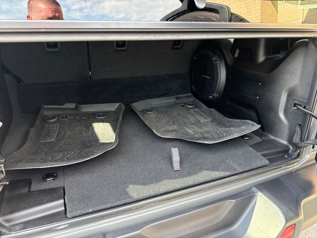 Used 2022 Jeep Wrangler Unlimited Sahara w/ Cold Weather Group image 17