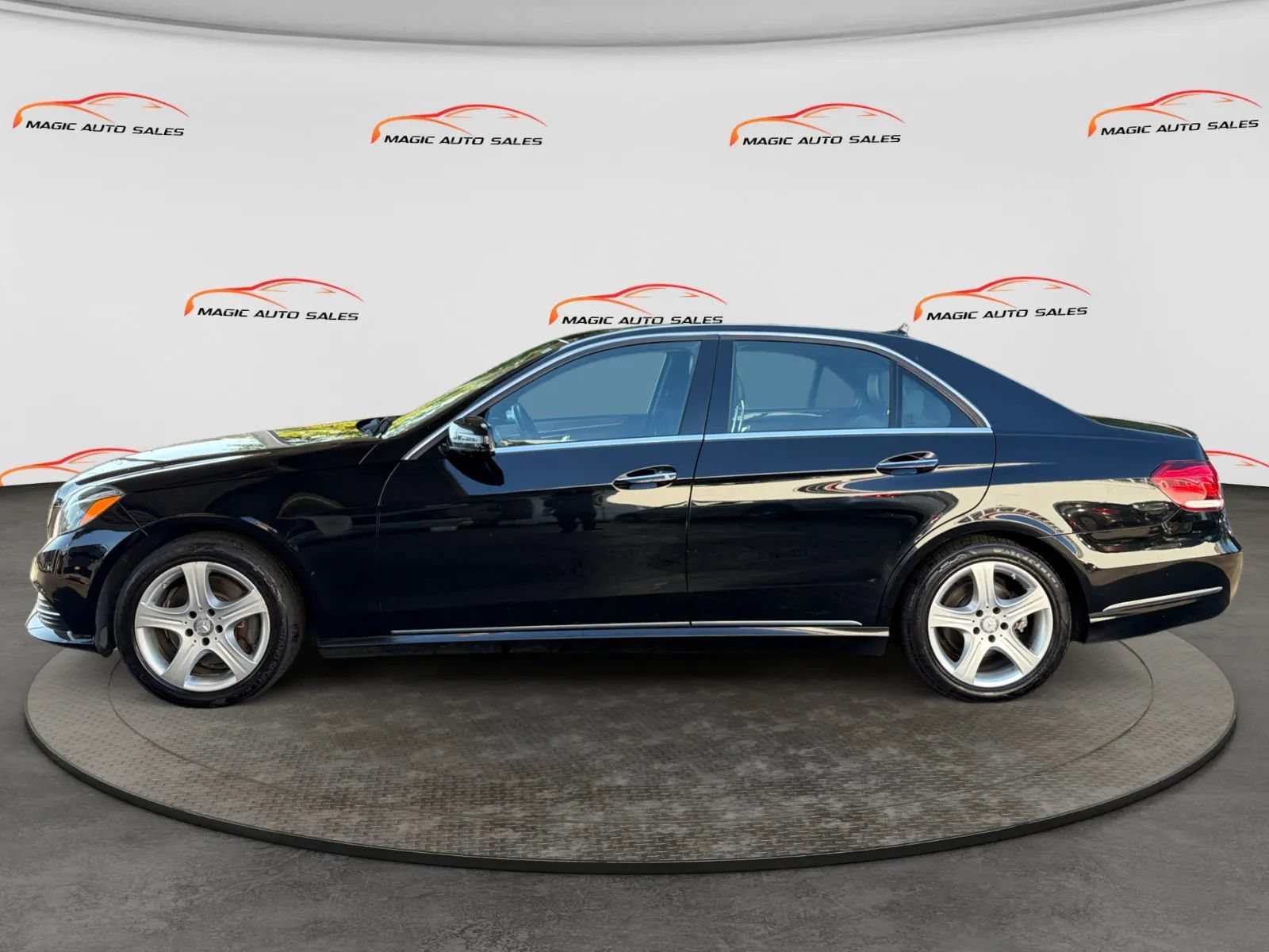 Used 2016 Mercedes-Benz E 350 4MATIC Sedan image 7