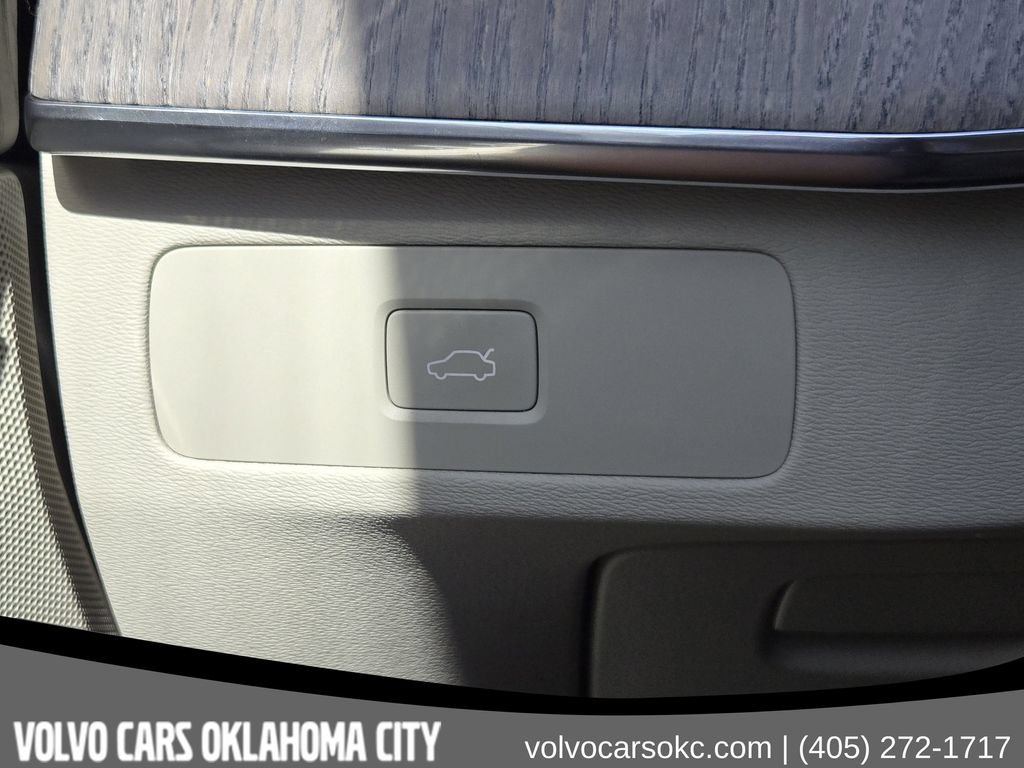 Certified 2023 Volvo XC90 B6 Ultimate w/ Protection Package Premier AWD/4WD image 24