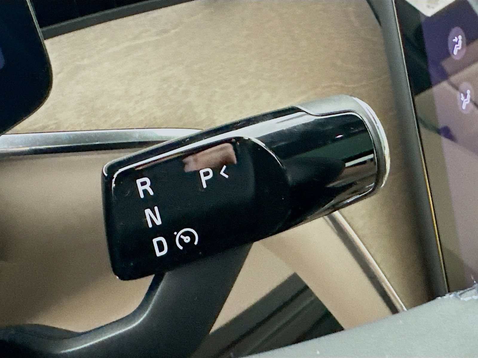 New 2026 Volvo EX90 Plus AWD/4WD image 27
