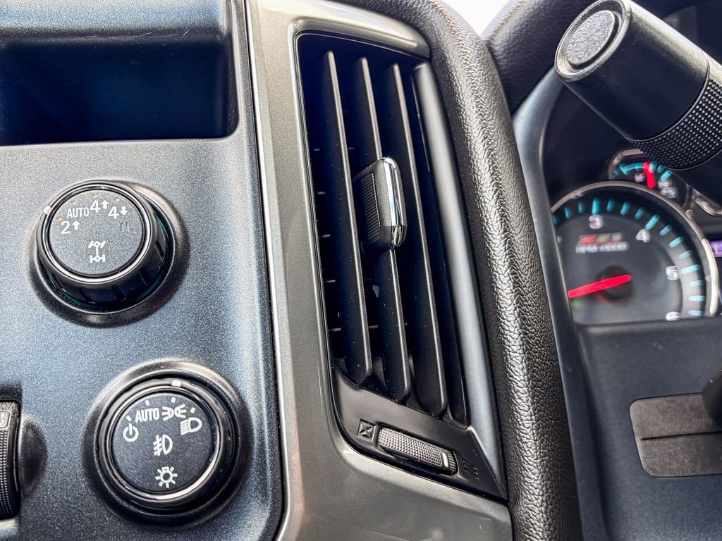 Used 2018 Chevrolet Silverado 1500 LT w/ All Star Edition AWD/4WD image 50