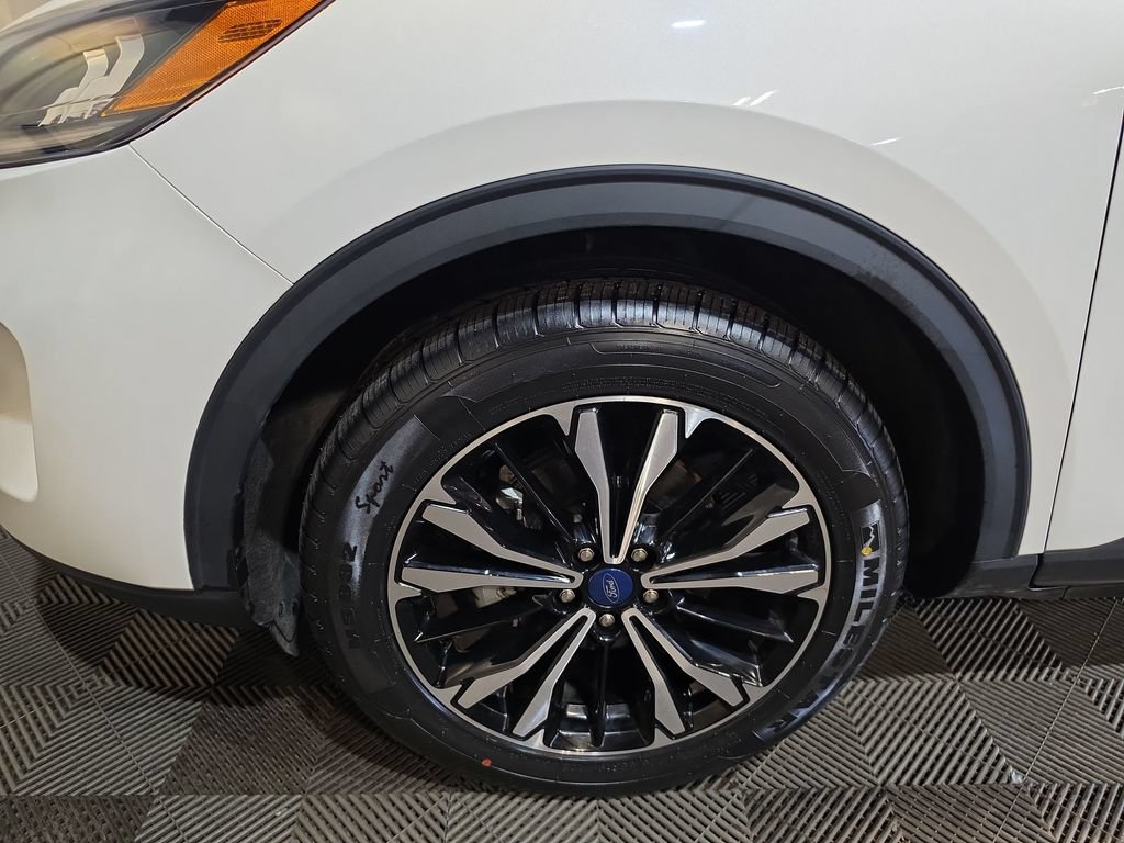 Used 2021 Ford Escape SEL w/ SEL Stealth AWD Package image 18