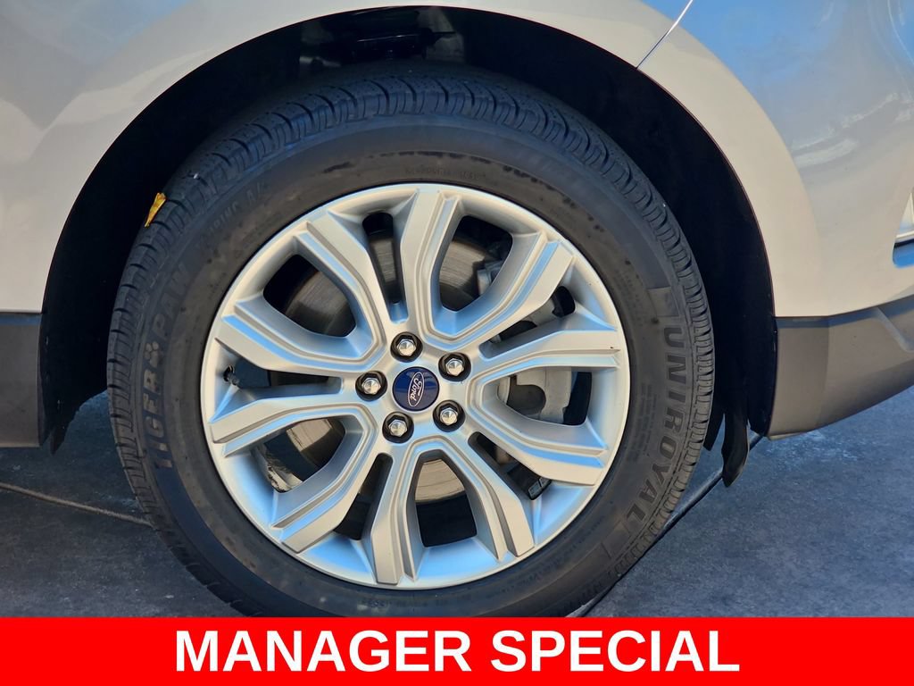 Used 2022 Ford Edge Titanium w/ Equipment Group 301A AWD/4WD image 40