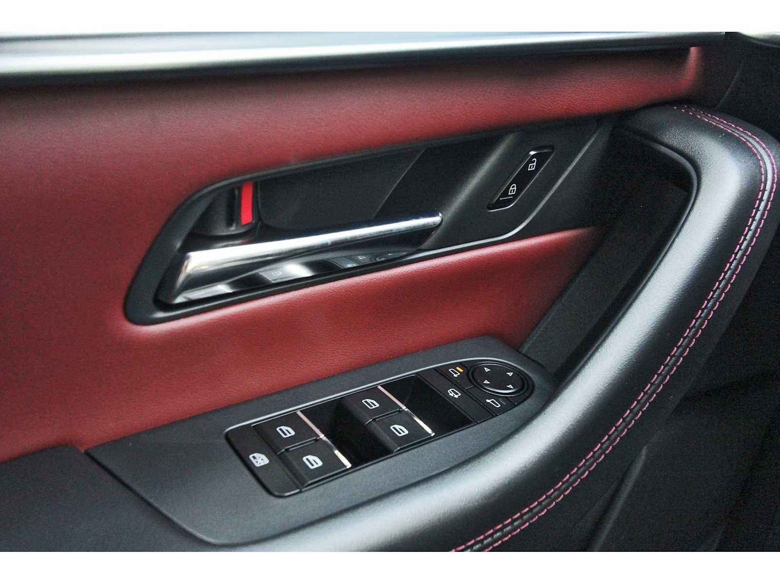 New 2025 MAZDA CX-70 Plug-In Hybrid w/ Premium Plus AWD/4WD image 11