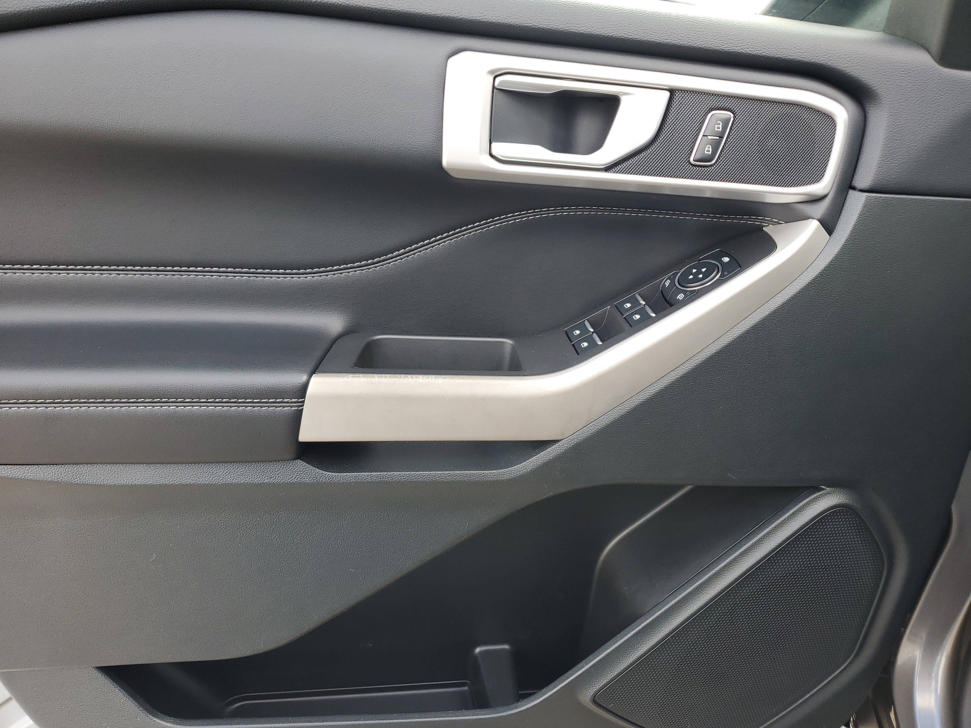 Used 2023 Ford Explorer XLT w/ Equipment Group 202A image 27