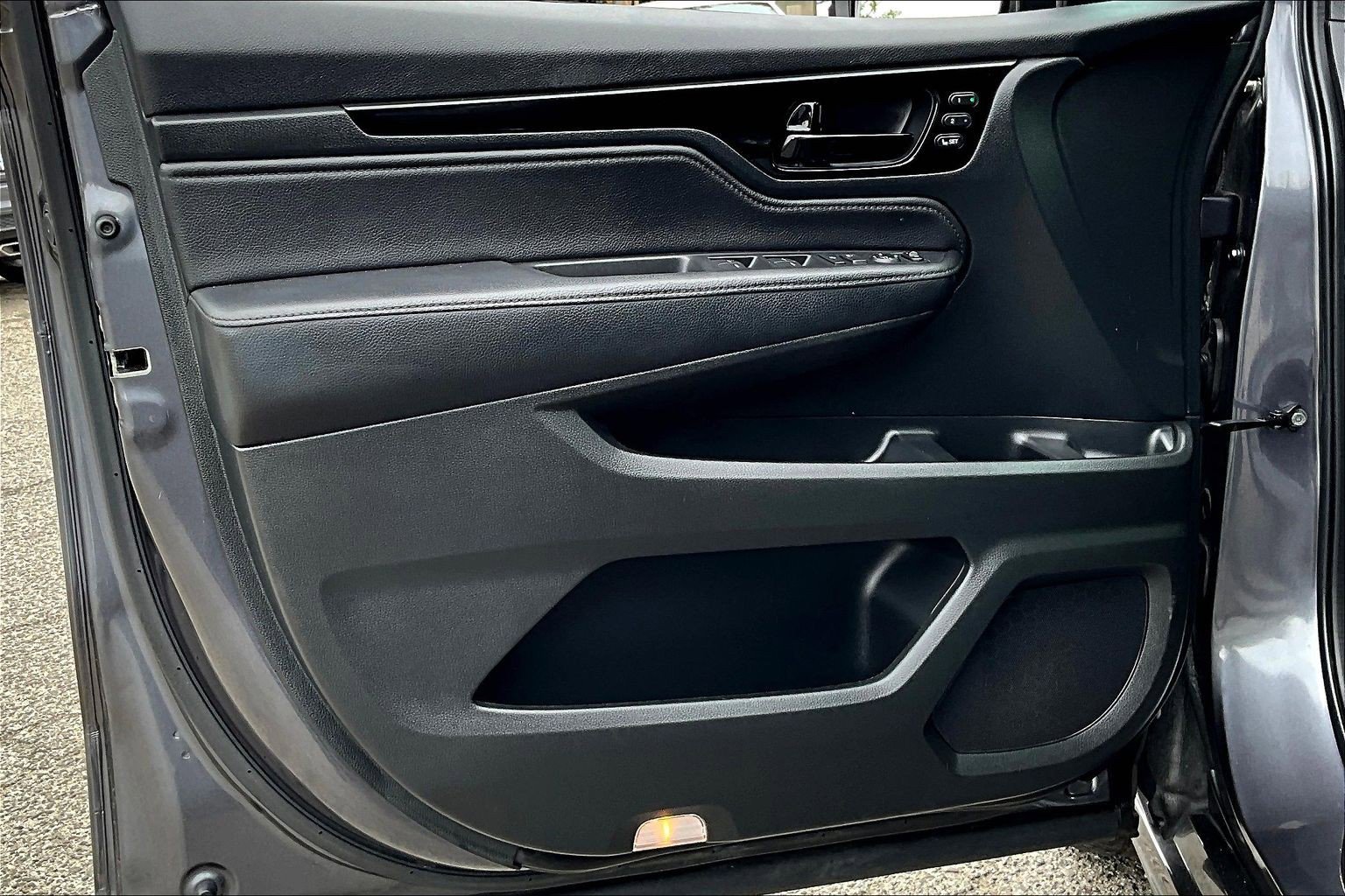 Used 2023 Honda Odyssey Touring image 18