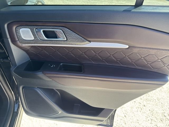 Used 2025 Ford Explorer Platinum w/ LUX Leather Package AWD/4WD image 30