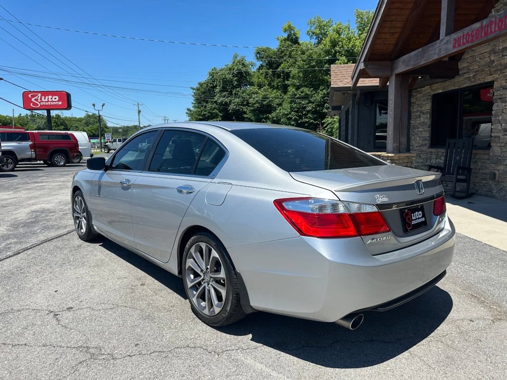 Used 2015 Honda Accord Sport image 3