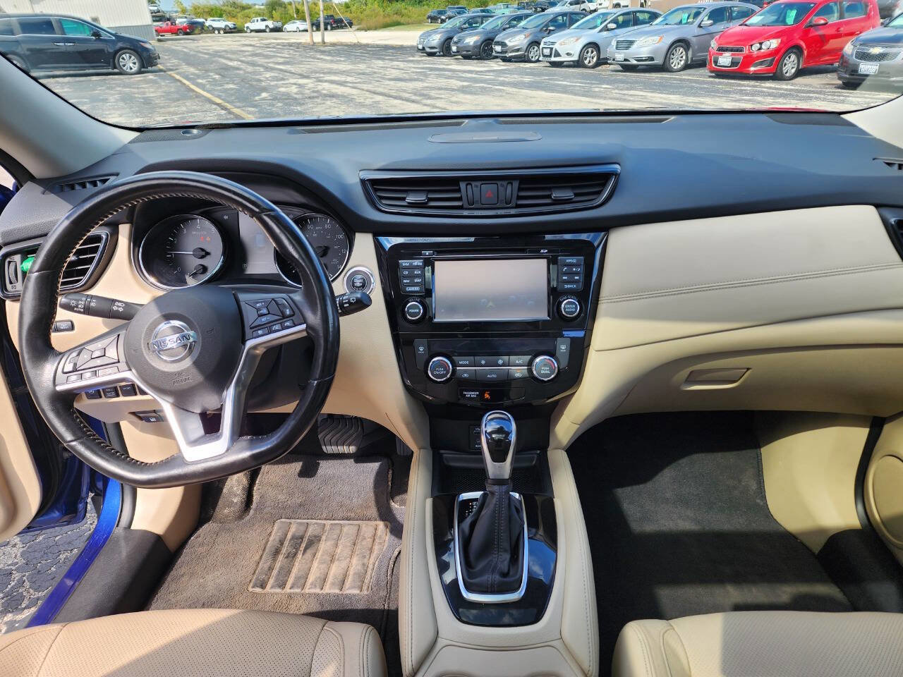 Used 2017 Nissan Rogue SL w/ SL Premium Package image 16