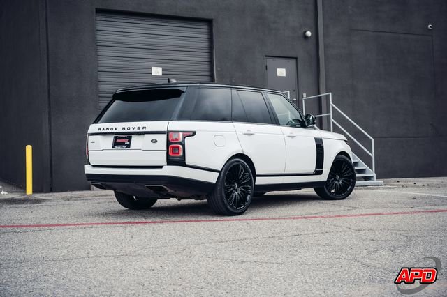 Used 2018 Land Rover Range Rover HSE image 18