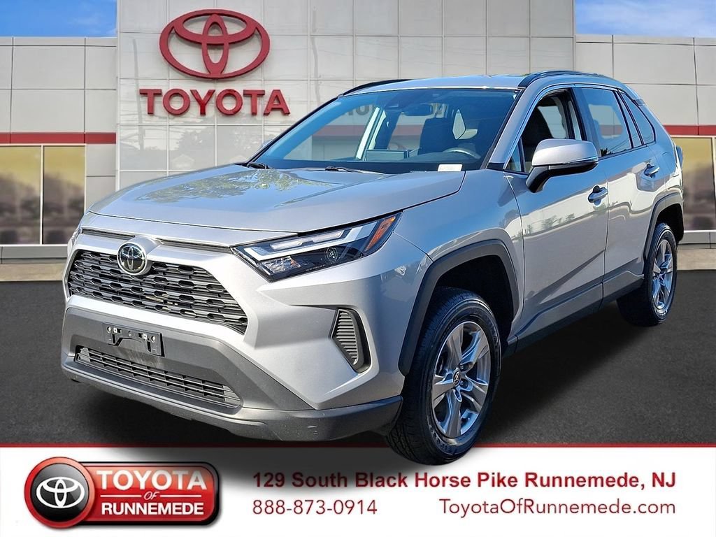 Certified 2025 Toyota RAV4 XLE AWD/4WD image 3