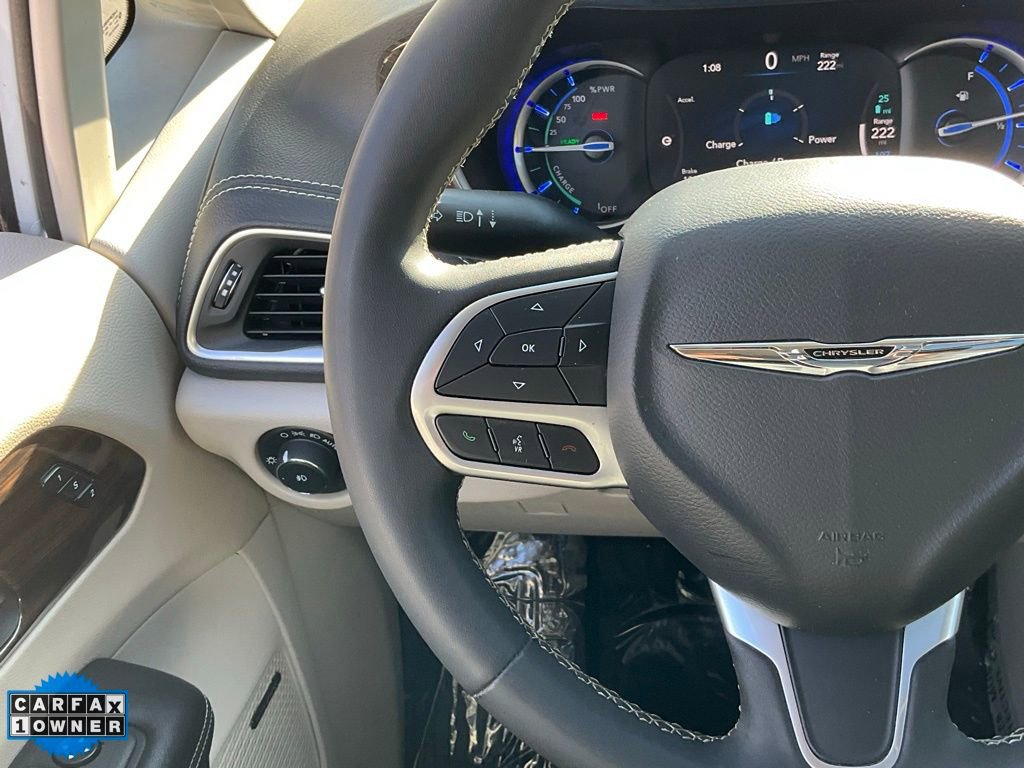 Used 2022 Chrysler Pacifica Limited w/ Uconnect Theater Family Group image 44