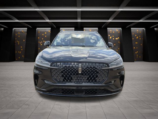 Used 2025 Lincoln Aviator Reserve w/ Luxury Package image 2