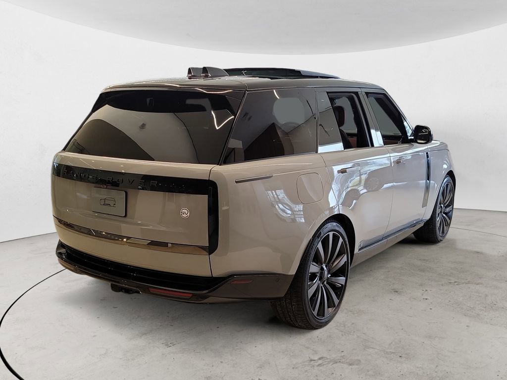 New 2026 Land Rover Range Rover SV image 4