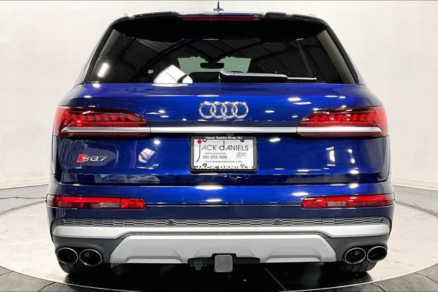 Used 2023 Audi SQ7 Prestige AWD/4WD image 3