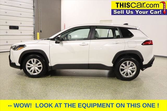 Used 2025 Toyota Corolla Cross L FWD image 4
