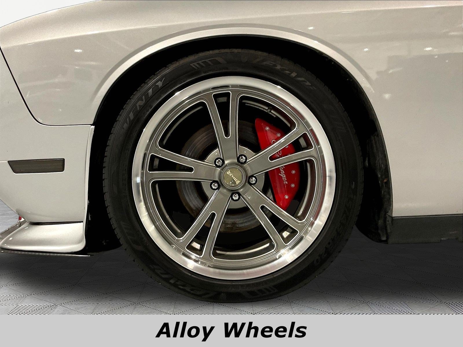 Used 2010 Dodge Challenger R/T RWD image 28