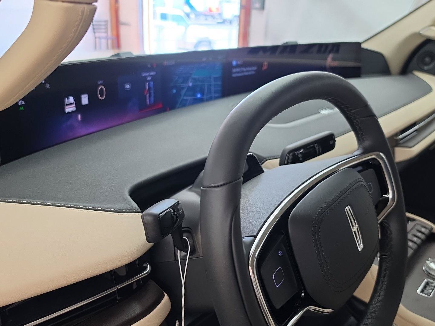 New 2027 Lincoln Navigator L Premier AWD/4WD image 5