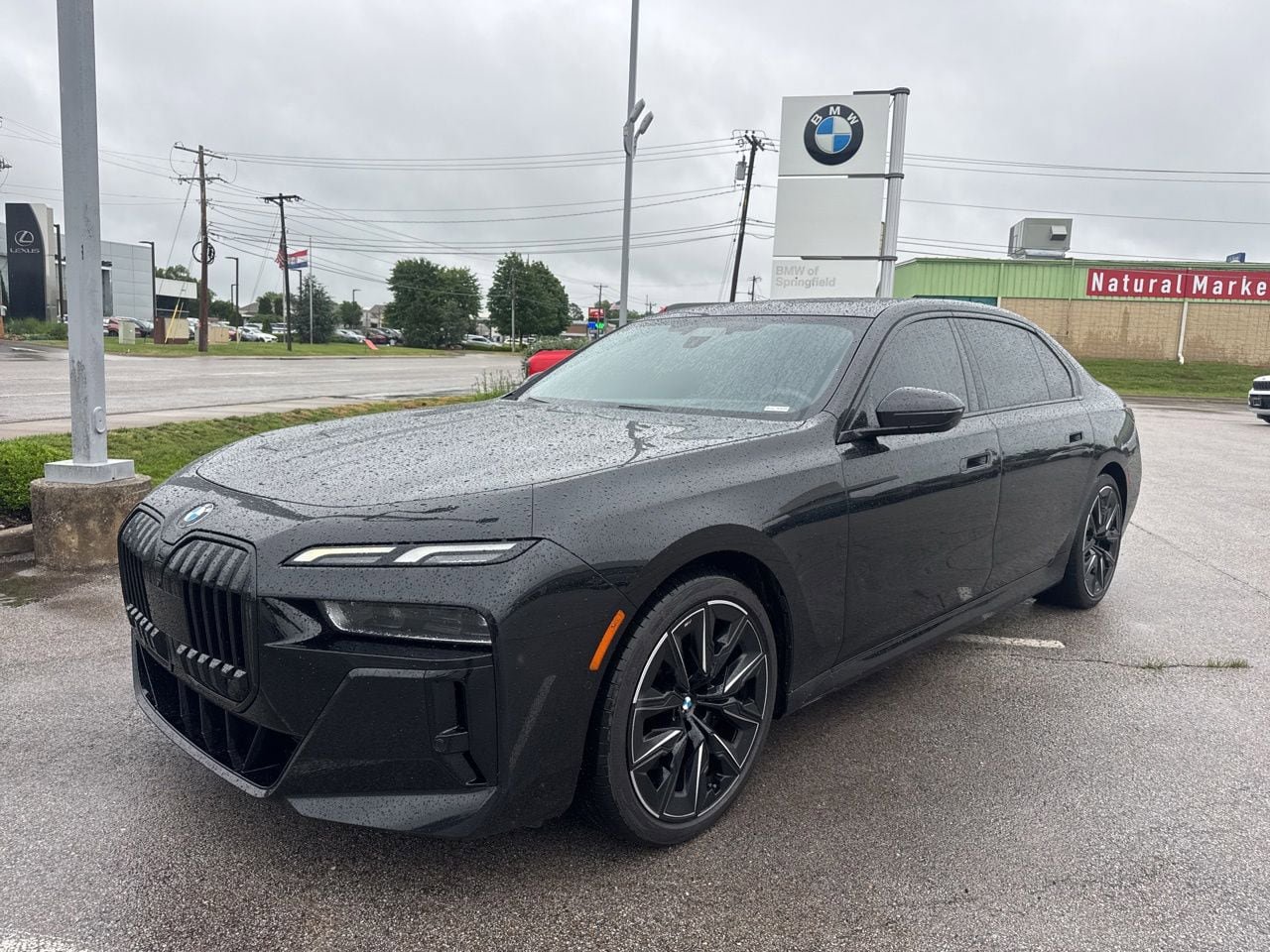 Used 2023 BMW 740i RWD image 1