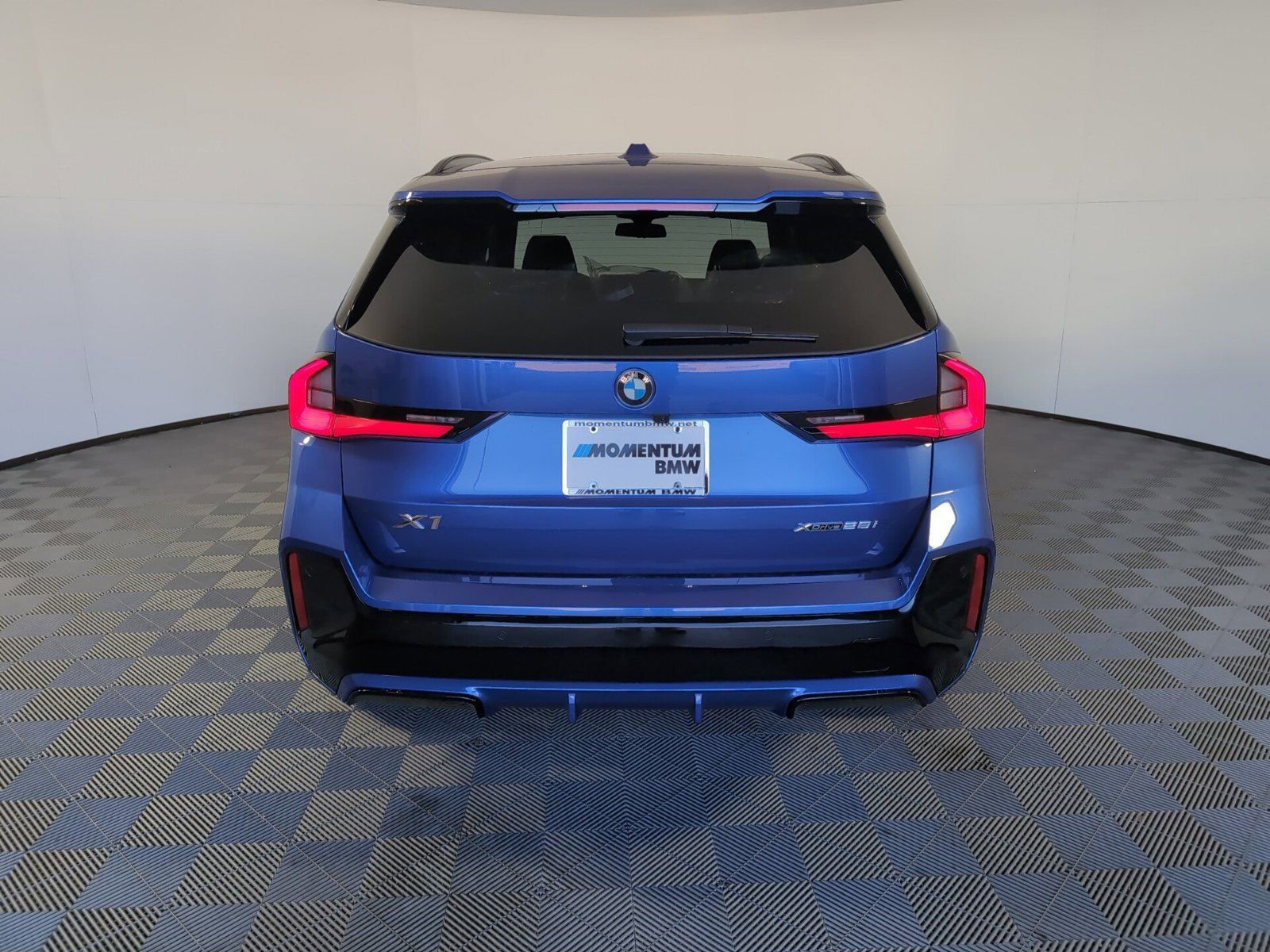 Used 2025 BMW X1 xDrive28i w/ Technology Package image 7