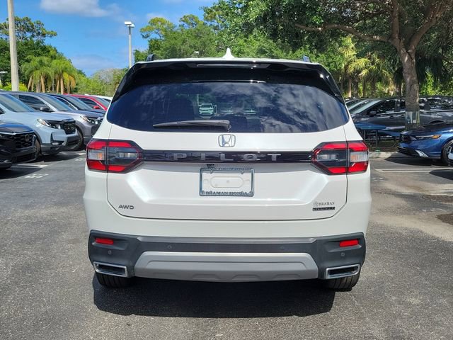 Certified 2024 Honda Pilot Touring image 5