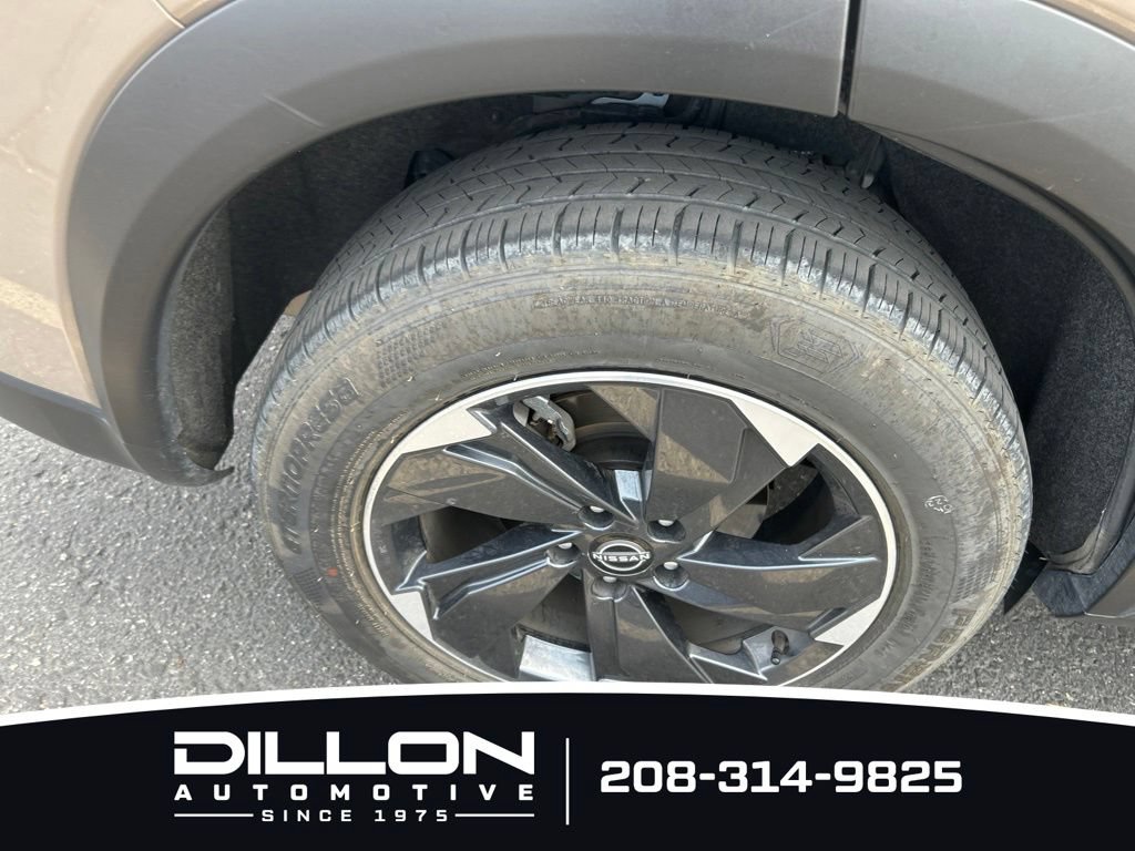 Used 2025 Nissan Rogue SV AWD/4WD image 26