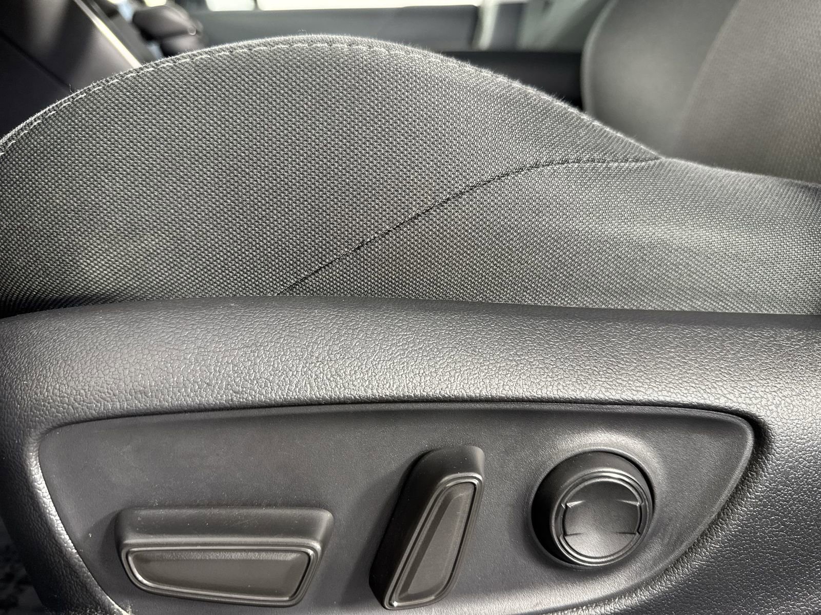 Used 2024 Toyota Venza LE image 20