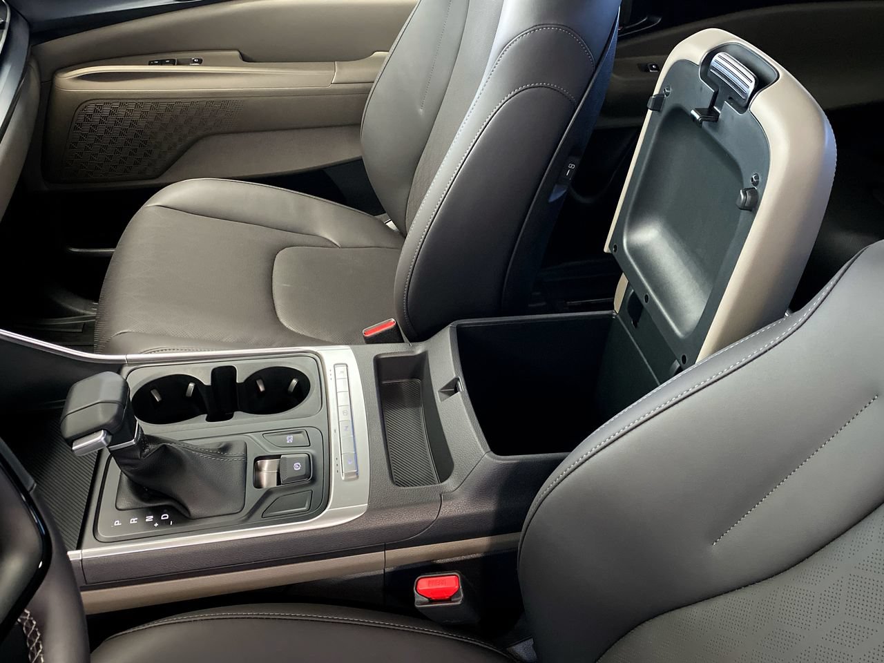 New 2027 Kia Carnival FWD image 28